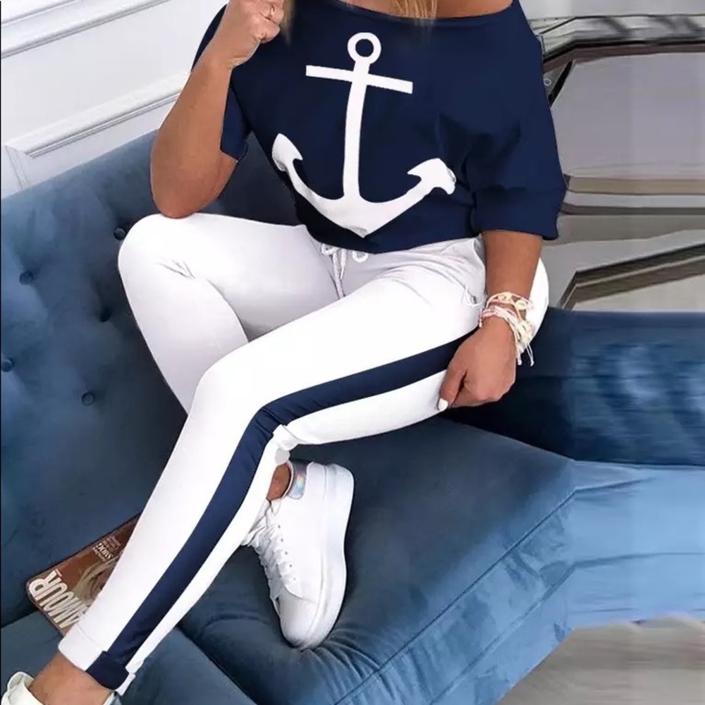 Clothes - Picture 16 of 16